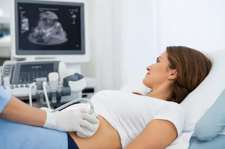 Pelvic ultrasound used for ovarian cyst diagnosis
